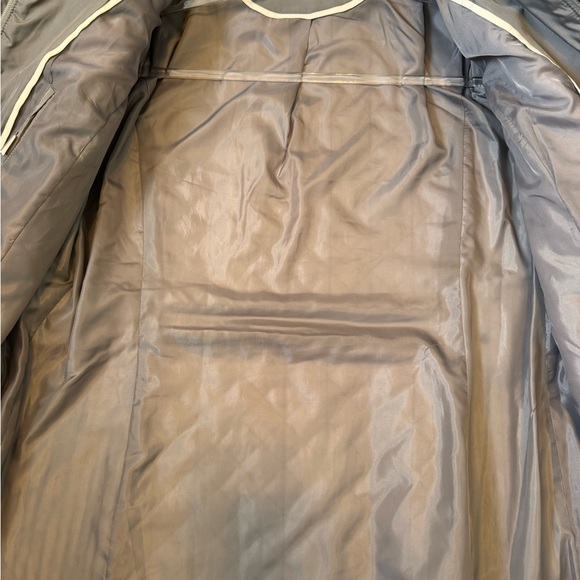 Liz Claiborne Quilted Puffer Jacket in Light Gray, Size XL, Zipper, Button, Hood - Picture 14 of 16